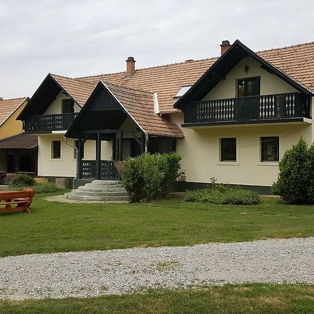 Panzió-Kemping Bekölce Bekolce Exterior foto