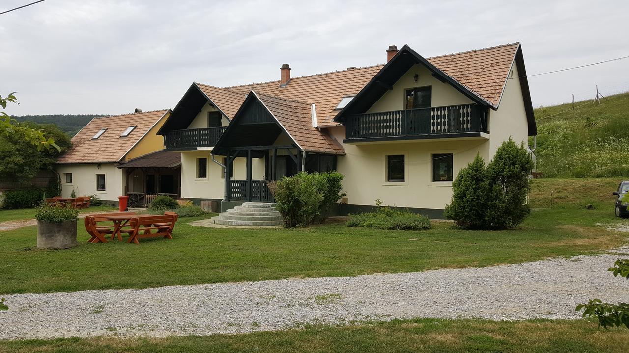 Panzió-Kemping Bekölce Bekolce Exterior foto